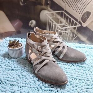 Seychelles Grey  leather size 8 booties